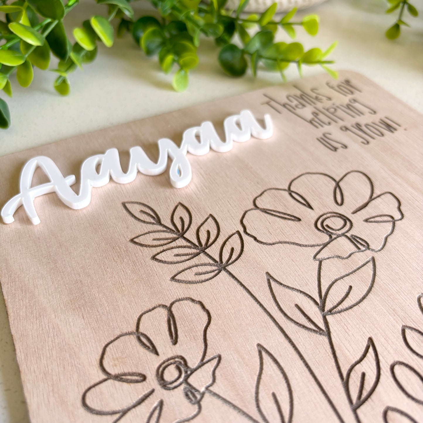 Personalized Mother’s Day Gifts, Custom flower engraved sign for Mom, Gran, Granny, Aunt