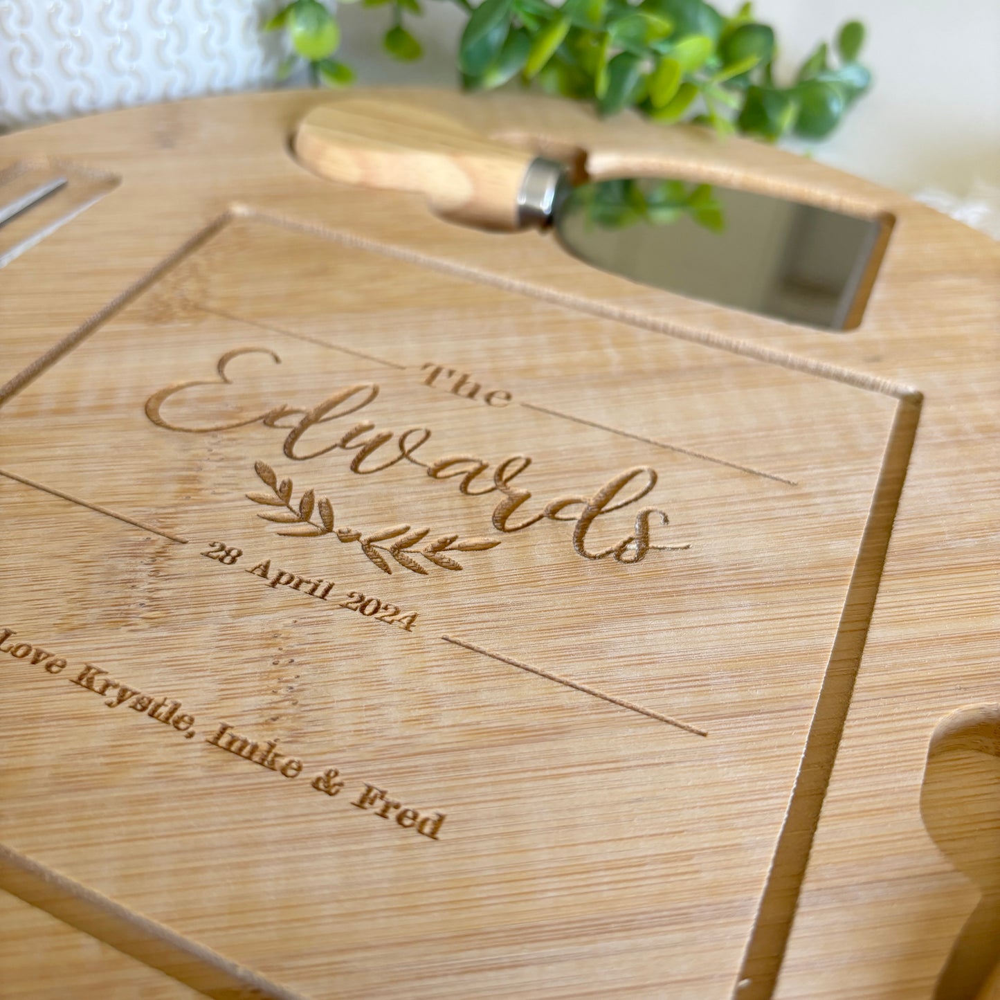 Personalized Cheese Board Set with wreath design .Perfect for Wedding Gifts, Home decor