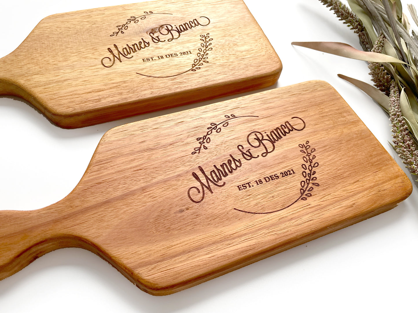 Personalized engraved wreath cheese paddle - 56cm long