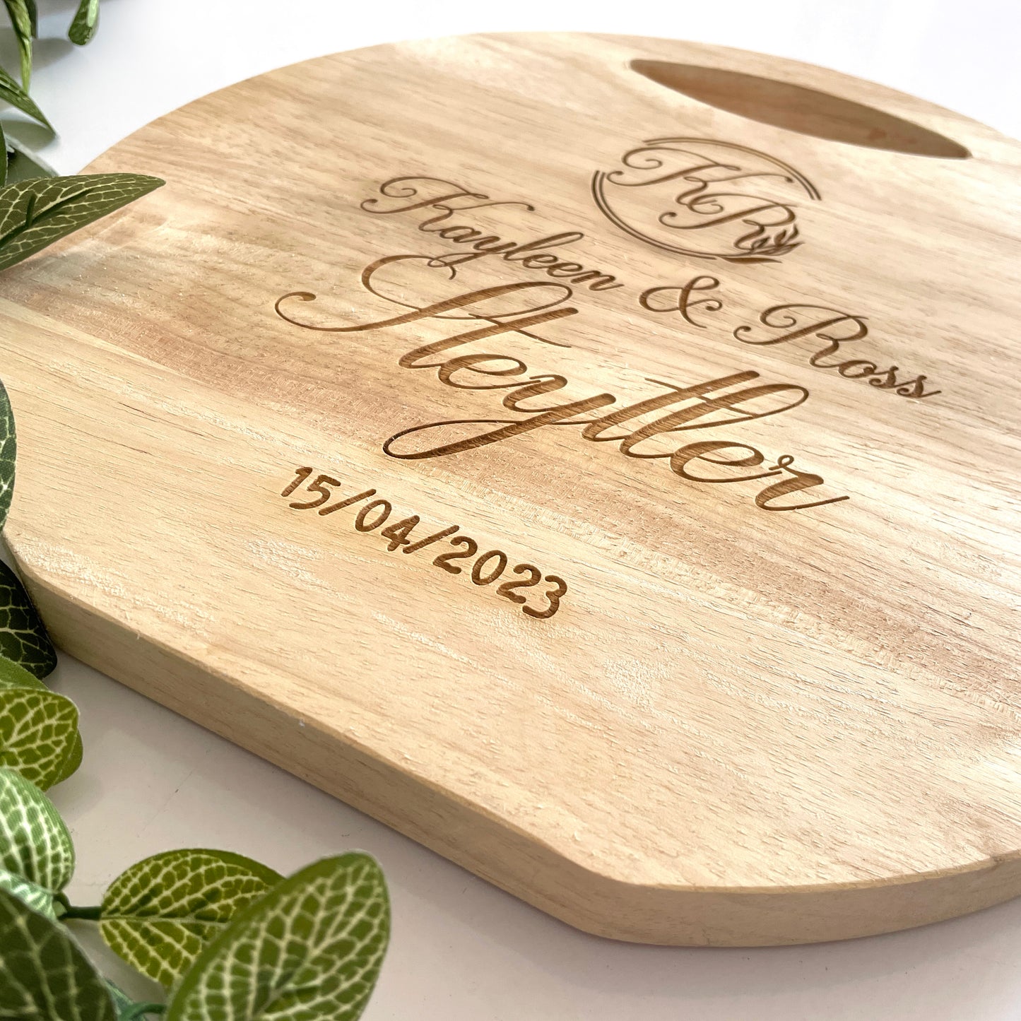 Round engraved personalised wedding cutting board