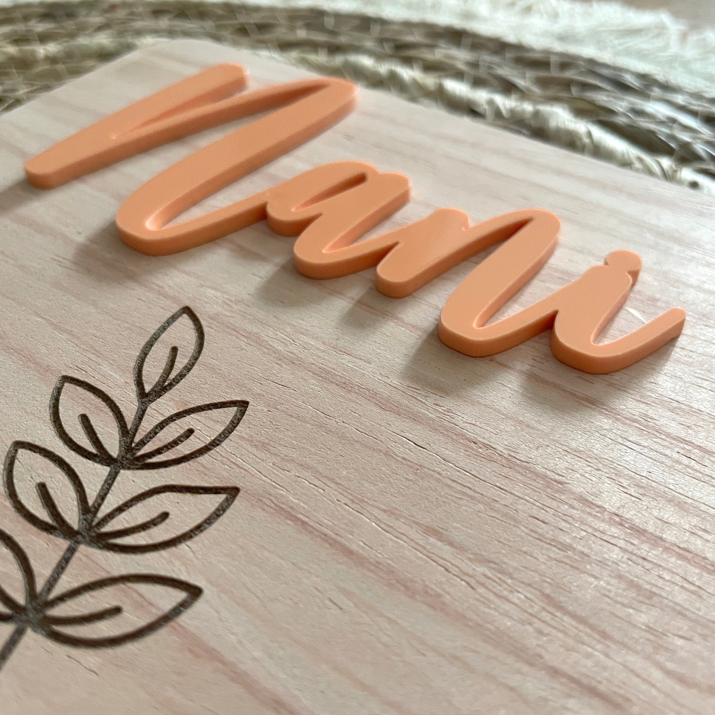 Personalized Mother’s Day Gifts, Custom flower engraved sign for Mom, Gran, Granny, Aunt