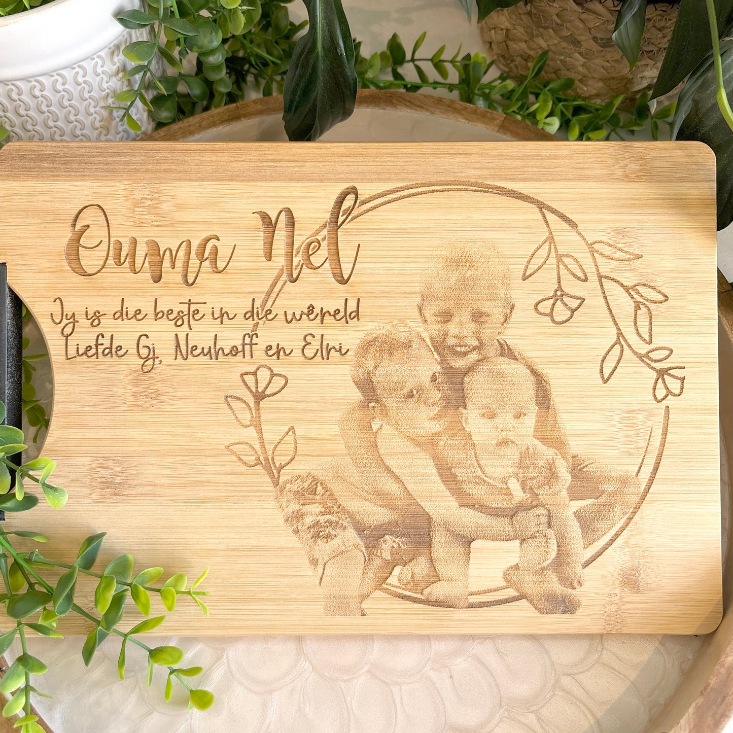 Photo engraved personalised cutting board for Mom or Granny