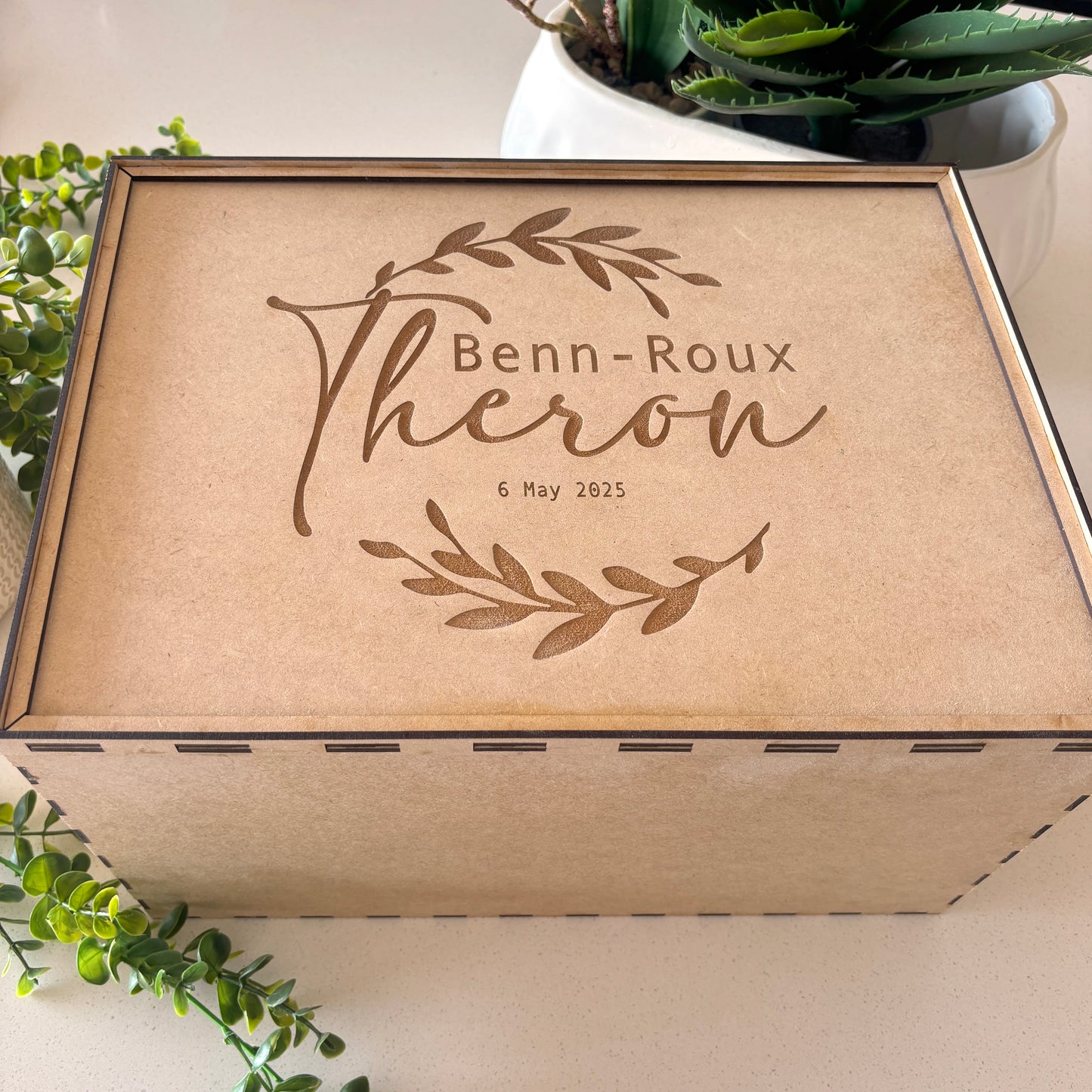 Personalized Wooden Keepsake Box with Engraved Name and Wreath Design