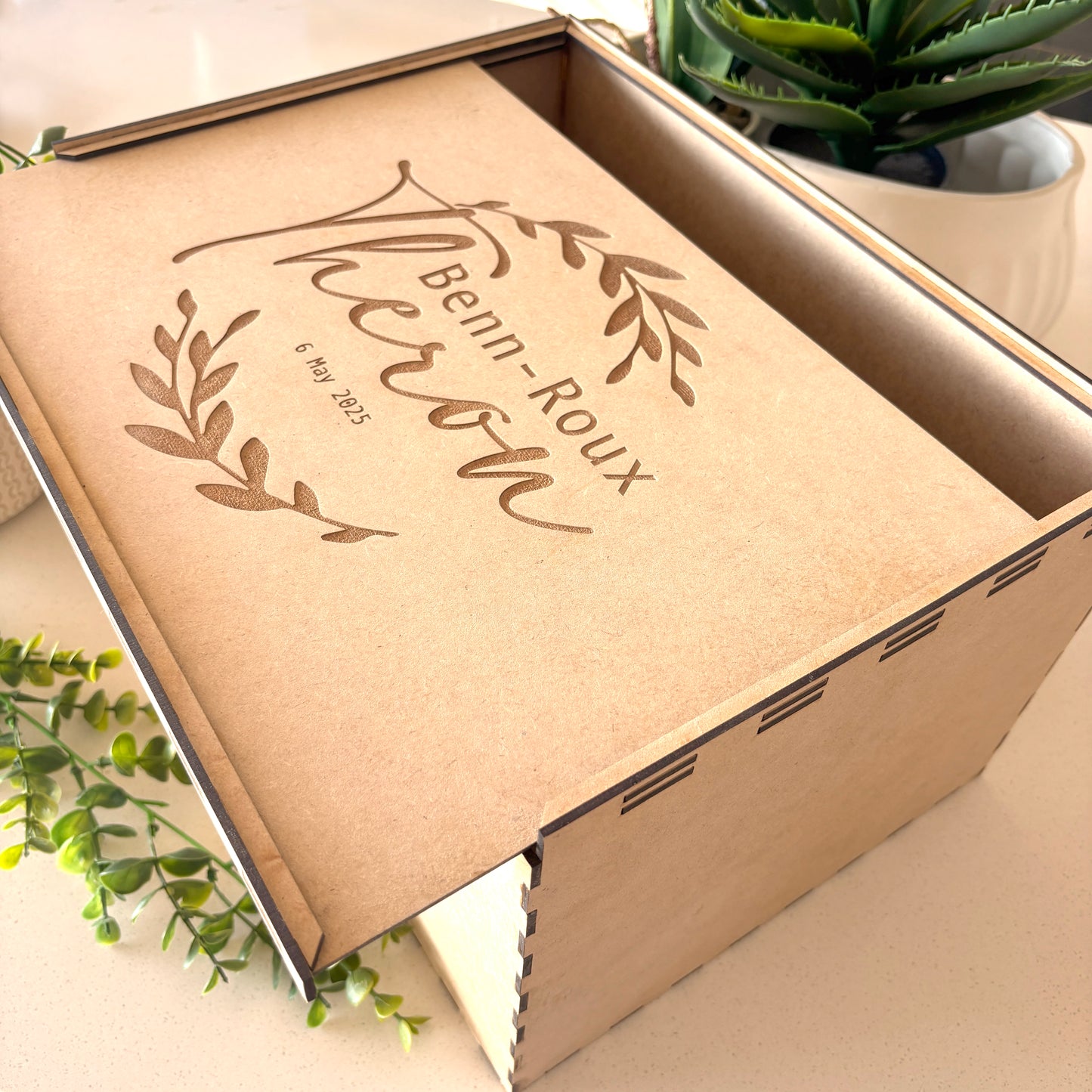 Personalized Wooden Keepsake Box with Engraved Name and Wreath Design